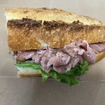 パン・ピジョン - 食べかけのカスクルート