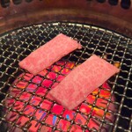 焼肉ふじみ - サンカク
サッと炙って仕上げます