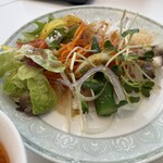 Singapore Seafood Republic - サラダにはマスタードドレッシングがオススメ