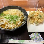 大阪だしのうどん屋 ひろひろ - かけうどん大440円+かき揚げ150円
            計590円