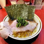 横浜家系ラーメン 裏大輝家 青物横丁店 - ラーメン800円麺硬め。海苔増し100円。