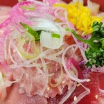 みなと市場 小松鮪専門店 - ◆「海鮮みんな丼」