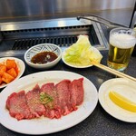 Kotobuki - 1人焼肉（大瓶、塩タン、カクテキ）