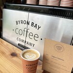 Byron Bay Coffee AOSHIMA - ドリンク写真:オーストラリアの定番 Flat White (フラットホワイト)