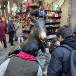 Bar Jolly Caffé - ポルチェッリーノの噴水　通称イノシシ噴水です　猪の口にコインを置いて下の溝に入るとまたフィレンツェに来られるとの迷信がありますが本当に単なる迷信ですｗ
