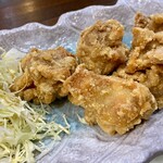 黒酢チキン南蛮定食 たかもとや - 唐揚げは5個
            モモ身２個 ムネ身３個の混合