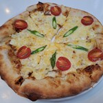 ミンズヤード - あだたらカレーピザ(1200円)