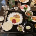 レストラン セブンシーズ - ご飯、パン、サラダ、納豆ほかはバイキング