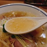 らーめん鱗 - スープ