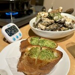 ジャックポット - ガーリックトースト 1個300円