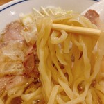 らーめん鱗 - 麺リフト