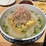 とりとんたん - 鳥出汁の揚げ出し豆腐　※これ旨いです。薄味でつゆだくなので汁まで飲み干せます。笑。欲を言えば衣が溶けてドロドロになるので、それが改善されたら完璧です。