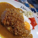 上等カレー - カレー@800円＋TP：生卵＋ささみカツ