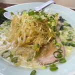 ラーメンショップ - ネギラーメン/700
麺半分