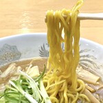 ラーメン純水 - 中太ちぢれ卵麺