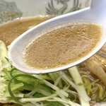 ラーメン純水 - 濃いめ＆油多めのスープ