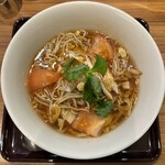 おかゆと麺のお店　粥餐庁 - ■蒸し鶏ときのこのサンラー麺＋ハーフ蒸し鶏かゆセット¥1,230