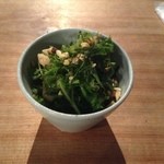 サーカス - リンゴと青菜とナッツのバルサミコ和え