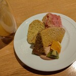 もちもち小麦のスイーツ＆カフェ 魔法庵 - 