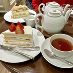 ハーブス - ストロベリーケーキとココナッツティーのセット