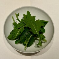 ラ・ロカンダ ザ・リッツ・カールトン京都 - 幸福ポークの炭火焼き（150g） ¥6,800 のクレソン