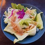 Niku no mansei - セットのサラダ
