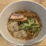 230065263 - ワンタン麺