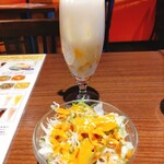 YABIN インド・ネパール料理 - ★★Cセット 950円 カレー 2種とナン サラダ ドリンクがついてて CP 高い。