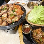 赤坂韓国料理・焼肉 兄夫食堂 - 