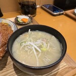とん汁と玄米の店 檍食堂 - 具沢山のとん汁