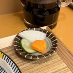 とん汁と玄米の店 檍食堂 - 漬物も美味