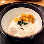 Yushima Tenjinshita Sushi Hatsu - 柿と蟹の白和え