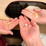 山玄茶 - 運試しの「金平糖タイム」は大将から金平糖をいただきます。いくつでるかな？何色かな？