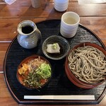 鉄師 卜蔵家 鈩の舎 カフェタタラノイエ - 割子蕎麦
