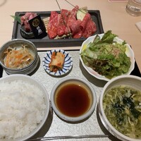 牛刺しと焼肉 仔虎 クリスロード店 - 