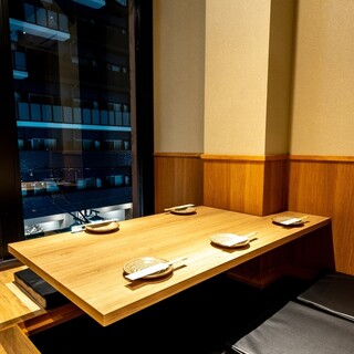 [All seats are completely private rooms/smoking seats available] We provide the most suitable private room according to the number of people.