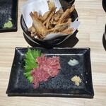 Washoku To Wagyuu Uma No Nikuzushi Kanzen Koshitsu Hiyama - 馬肉食べ比べ＆ごぼうチップス