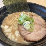 らー麺 鉄山靠 -  醤油とんこつらー麺 900円