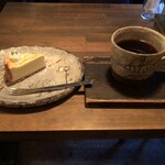 カフェ ケシパール - チーズケーキとのマリアージュ(1080円)