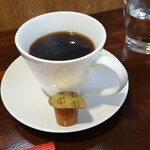 キッチン ブルー グローブ - ホットコーヒーのアップ