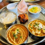 グッドフレンド タイ・インド料理 - ２種盛りカレーセット