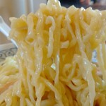 喜一 - ツルツル感マックスの中太麺