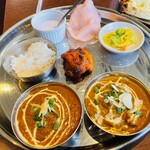 グッドフレンド タイ・インド料理 - ２種盛りカレーセット