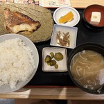 炉端焼き 鷹島本まぐろ 魚然 - 