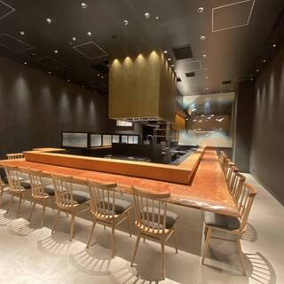 【虎ノ門ヒルズ駅直結】ボックス席完備の、落ち着いた寛ぎ空間