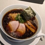 ワンタン麺専門店 たゆたふ - 黒だし特製雲呑麺