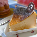 アカシエ - バスクチーズケーキ610円+税