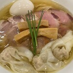 らぁ麺やまぐち - 鶏ガラが香る淡麗な塩そば！