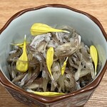 Refreshing taste of Yamari whitebait and Myoga