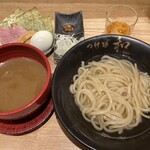 つけ麺 和 - 特製つけ麺 並 1450円 あつもり、スープが冷めるのが嫌なのでいつもあつもりにしてるのだが、ここでは完全に失敗だった。せっかくの麺が…スープは温め直してくれるので普通に頼んだ方がいい。